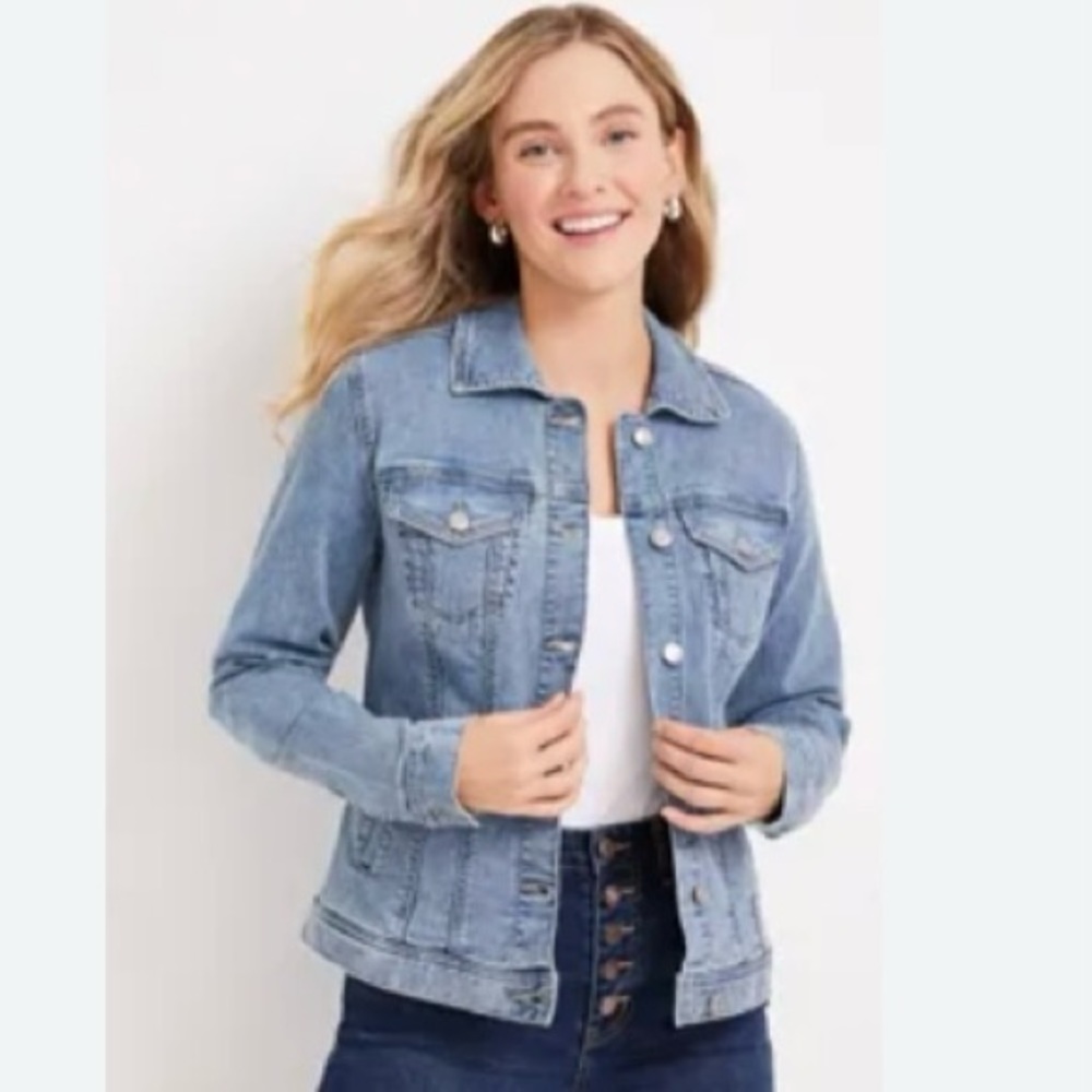 KanCan NWT Medium Denim Women’s Jacket Trucker Boxy For Maurice’s 115112 New